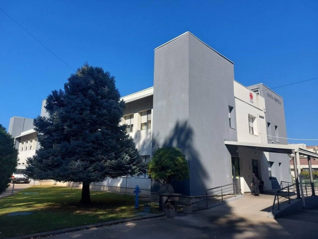 Dom za stare i iznemogle “Sveta Obitelj”